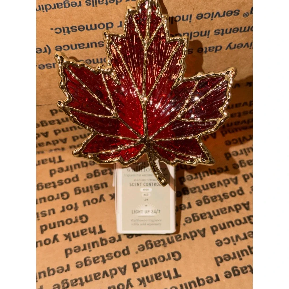 Bath and Body Works Wallflowers Maple Leaf Adjustable Scent Control Nightlight